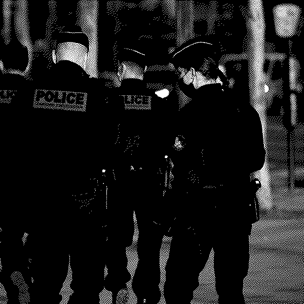 La grande régression : élargissement et présomption de légitime défense pour les policiers